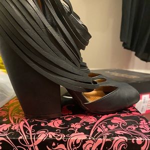 Fringed detail sandals